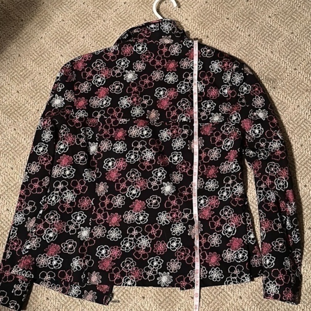 Elegant Cleo Floral Blazer - Picture 3 of 3
